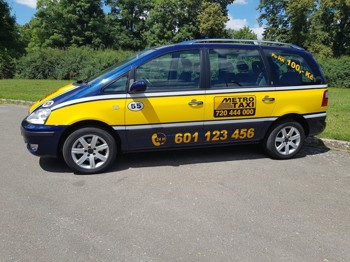 taxi vůz Hradec