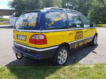 taxi vůz Hradec